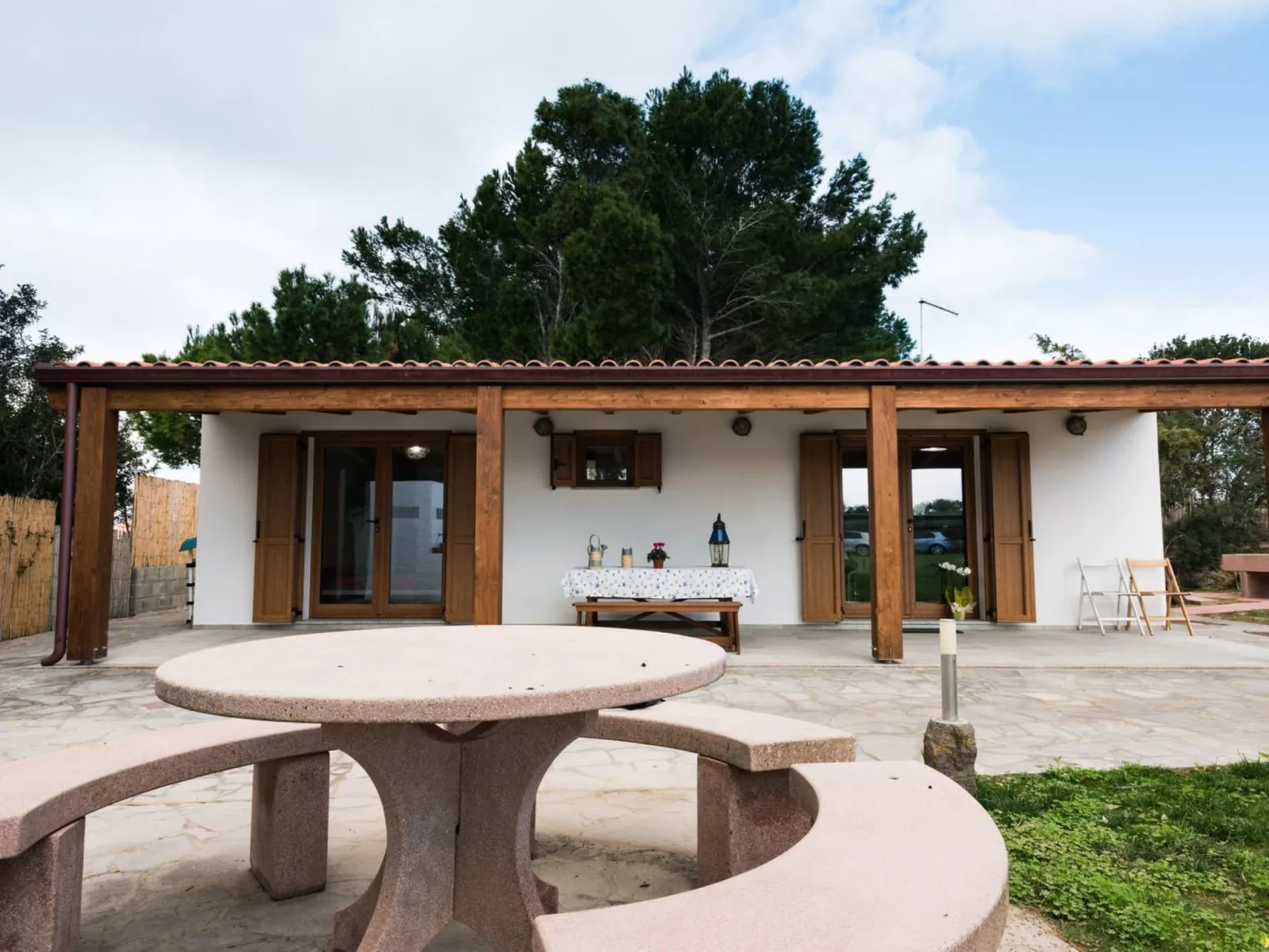 Haus in Calasetta mit Grill und Garten - Buiten