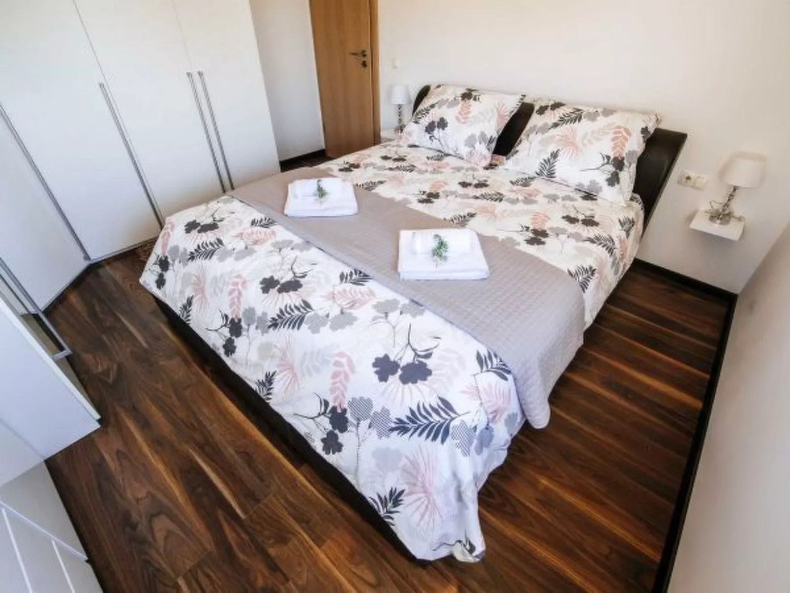 Villa Enna with heated pool - Image-tags.info