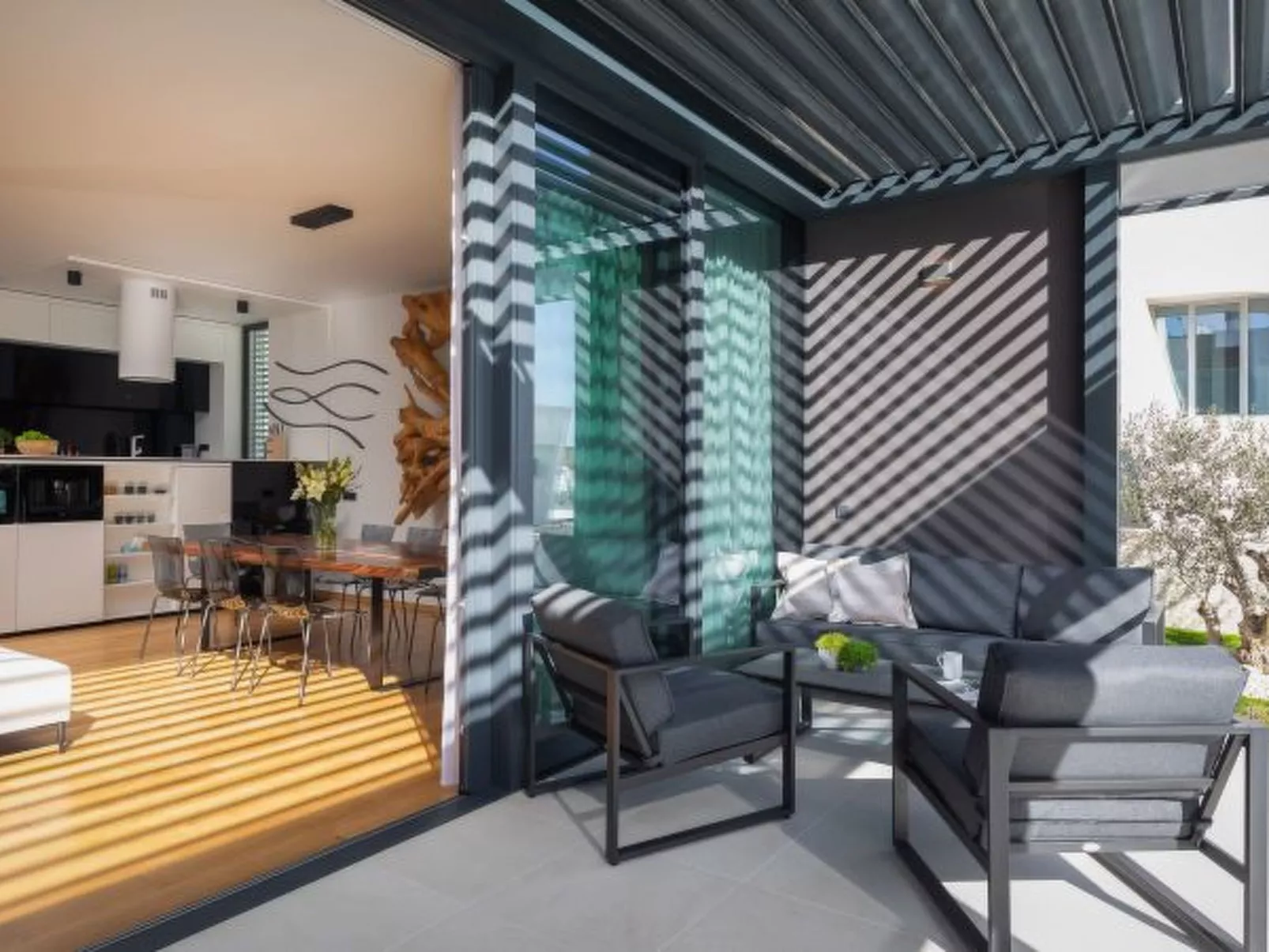 Villa Acacia with heated pool - Image-tags.info