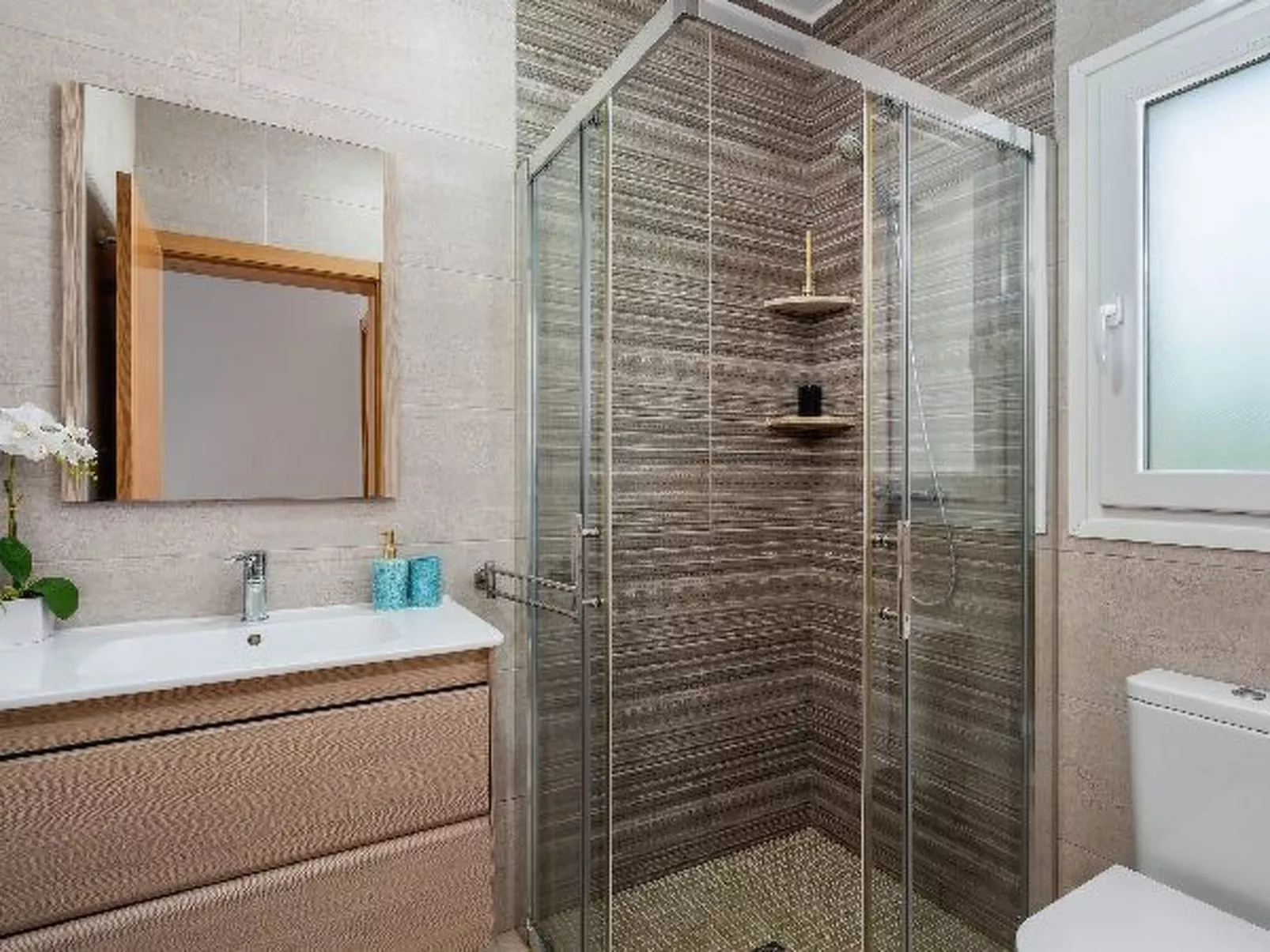 Villa Kobe - PlusHolidays - Image-tags.info