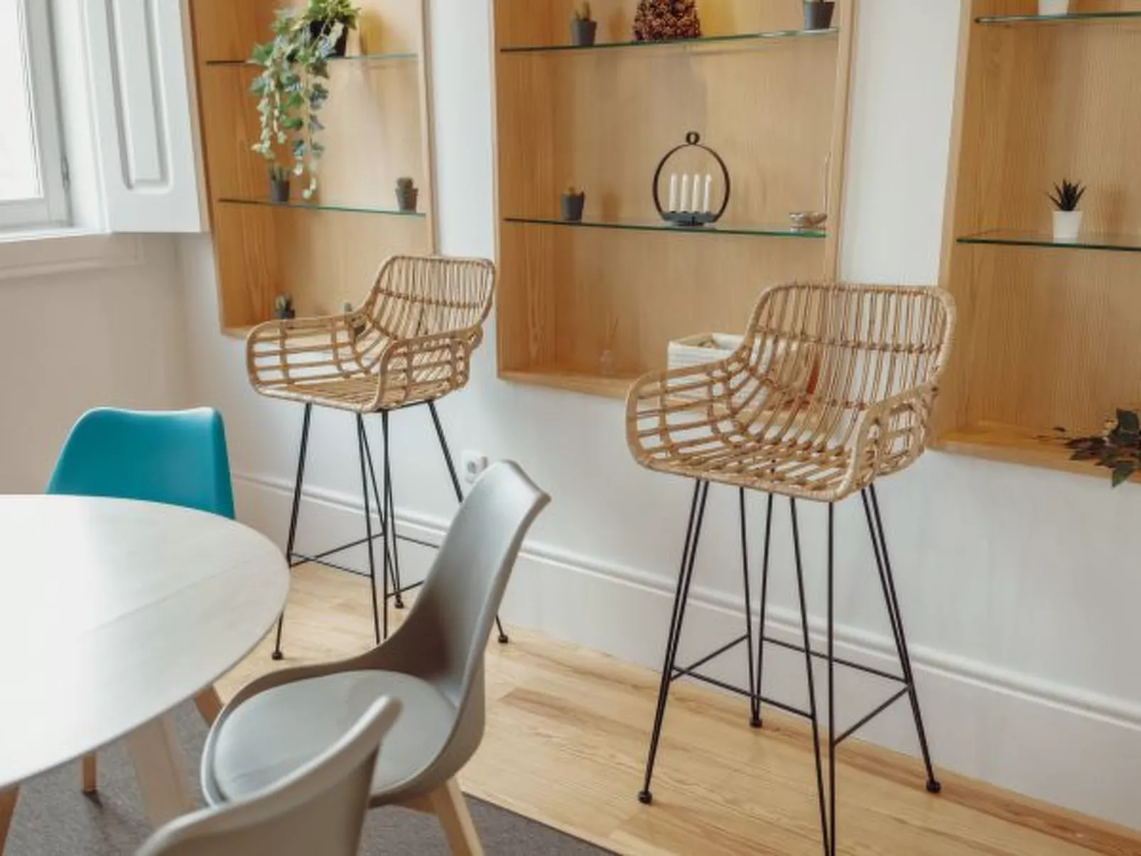 DOWNTOWN CLERIGOS with RIVER VIEW by VACATIONY - Binnen