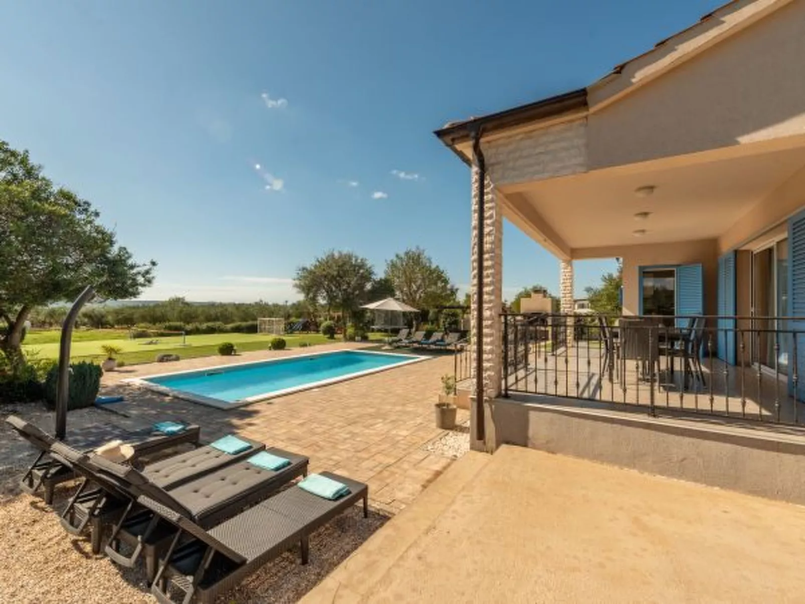 Casa Kamber with pool - Image-tags.info