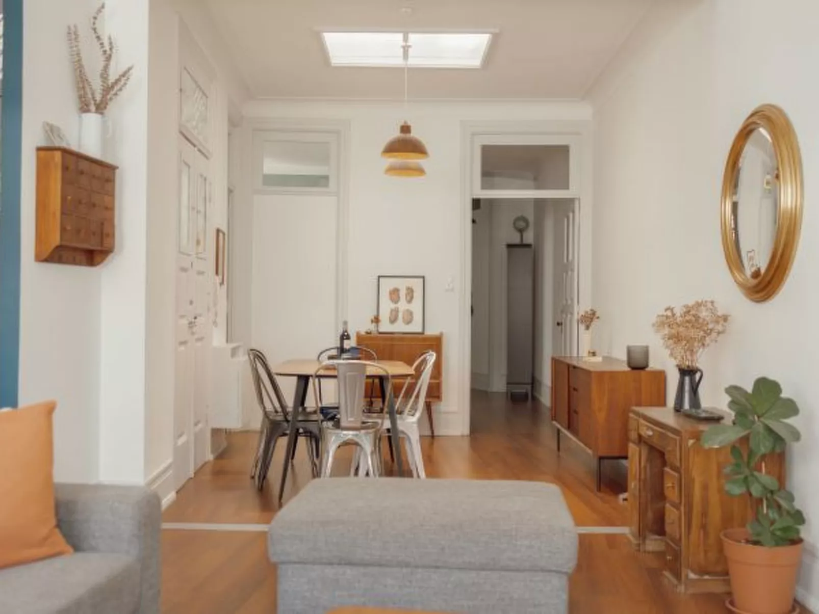 DOWNTOWN RETRO BOLHAO by VACATIONY - Binnen