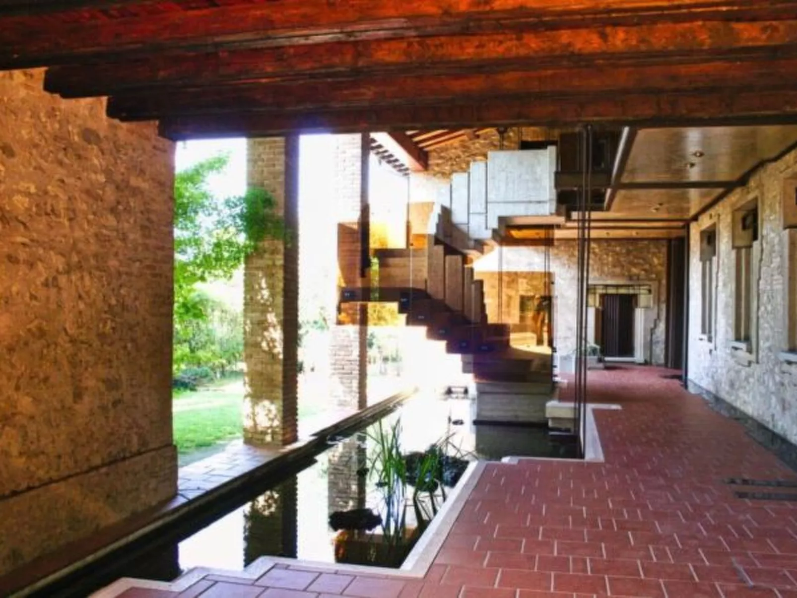 Desenzanoloft Swarovski & Pool - Image-tags.info