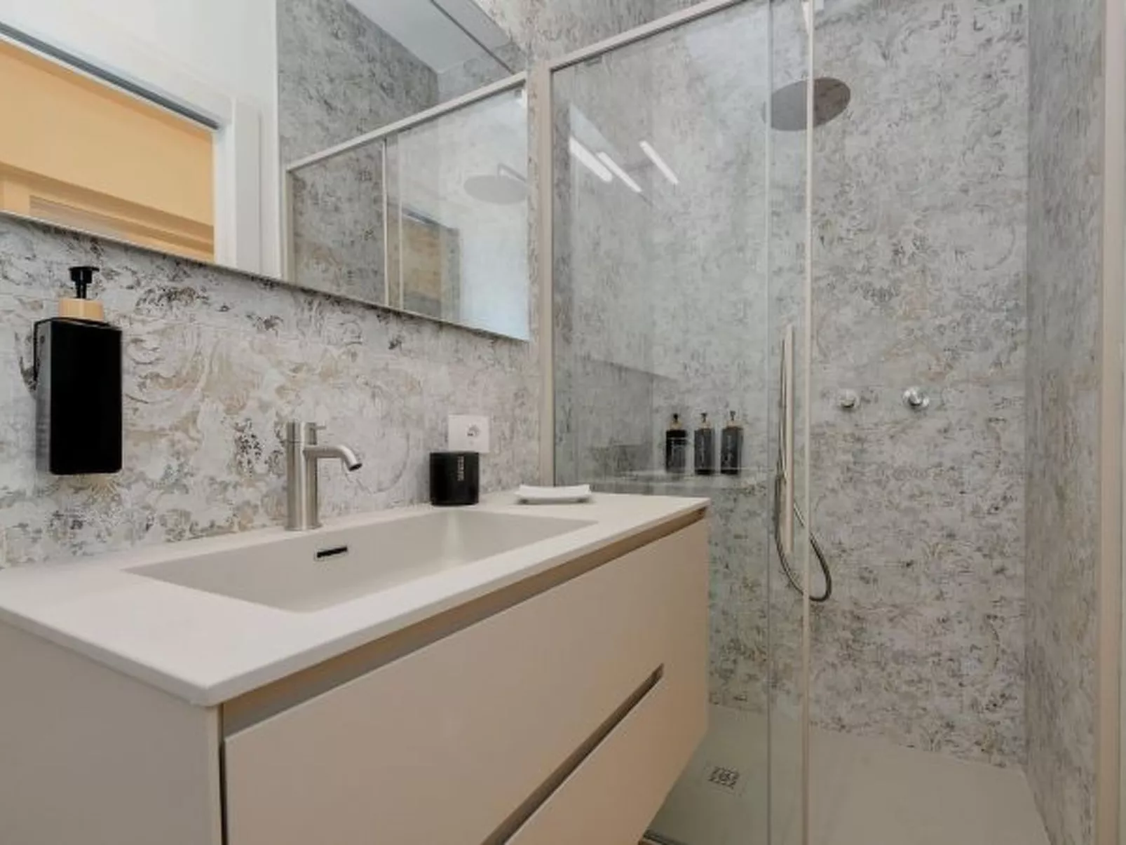 DesenzanoLoft - Der Riese vom See - Image-tags.info