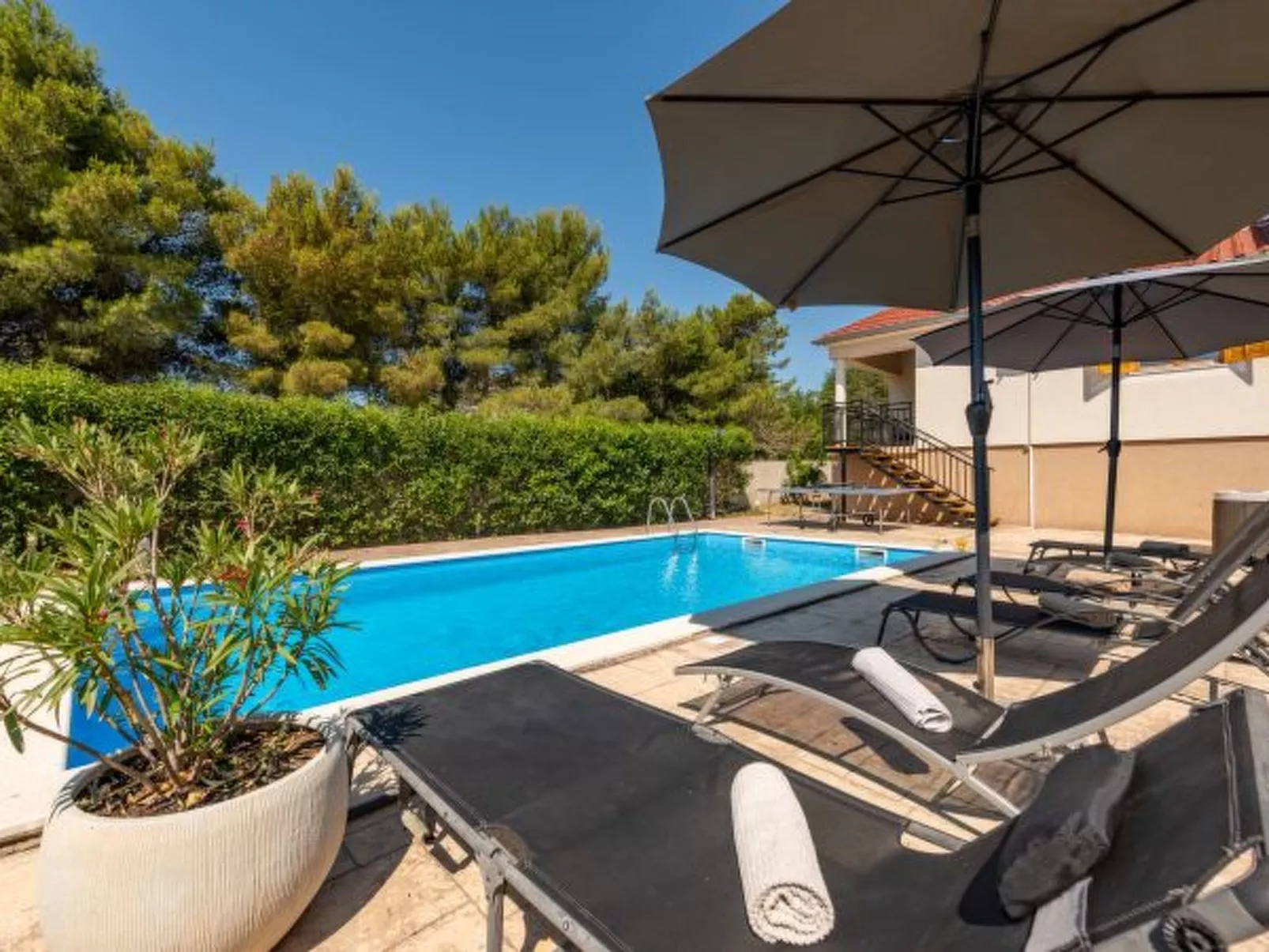 Holiday house Tina with jacuzzi and pool - Image-tags.info