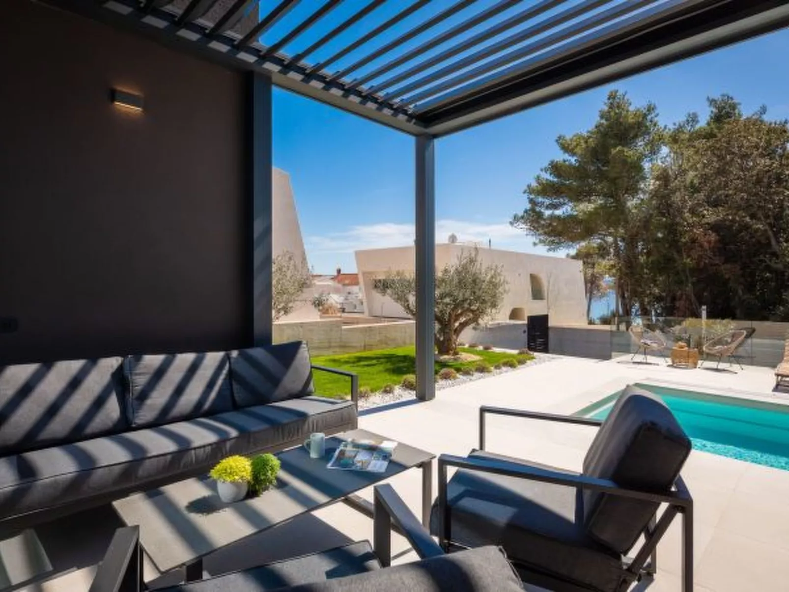 Villa Acacia with heated pool - Image-tags.info