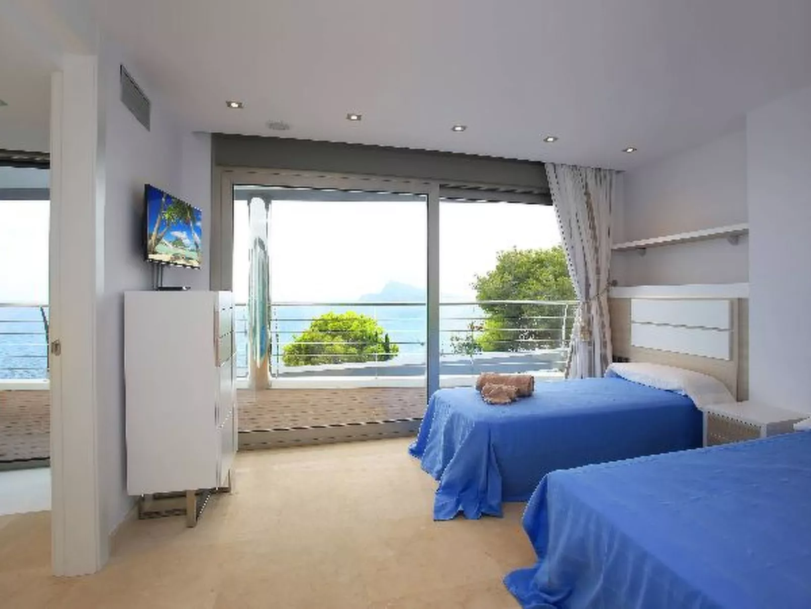 Villa Campomanes - PlusHolidays - Image-tags.info