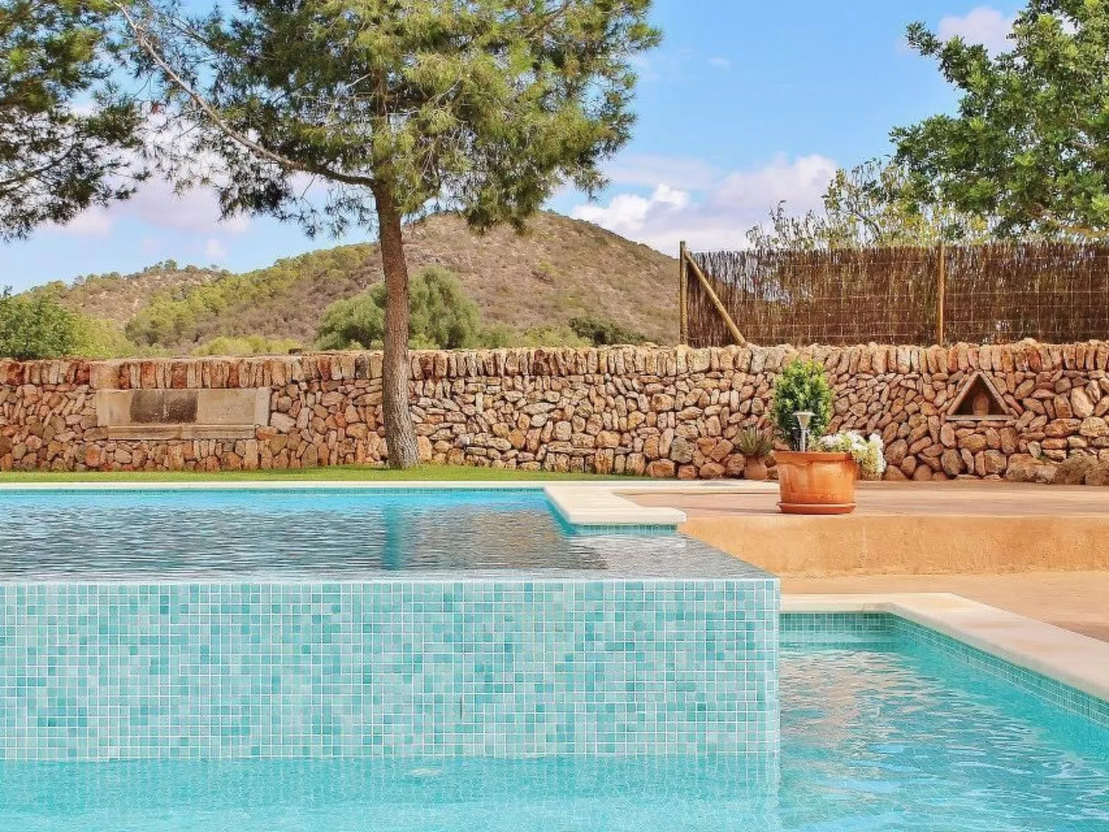 Finca "Son Gabriela" mit eigener Terrasse - Buiten