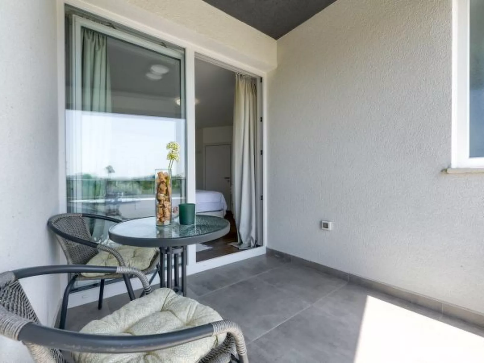 Villa Azzuro with jacuzzi and pool - Image-tags.info