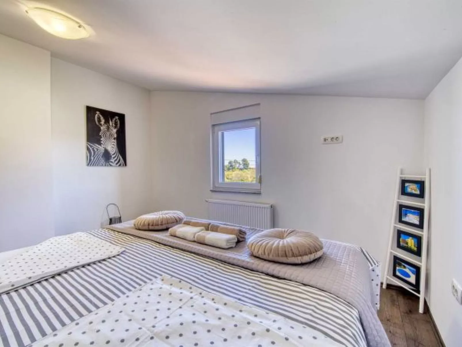 Villa Enna with heated pool - Image-tags.info