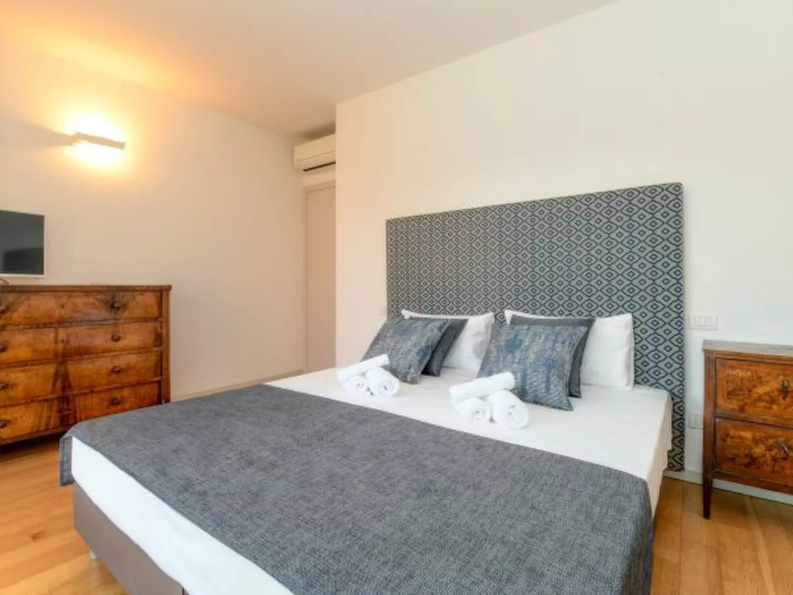 Desenzanoloft Oscar Luxury Suite - Image-tags.info