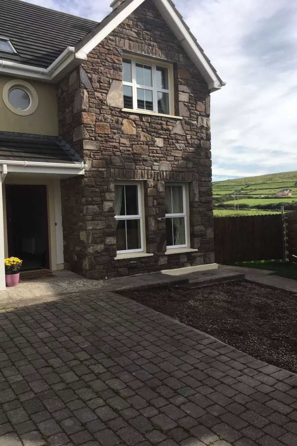 Mit eigenem Garten - Buiten