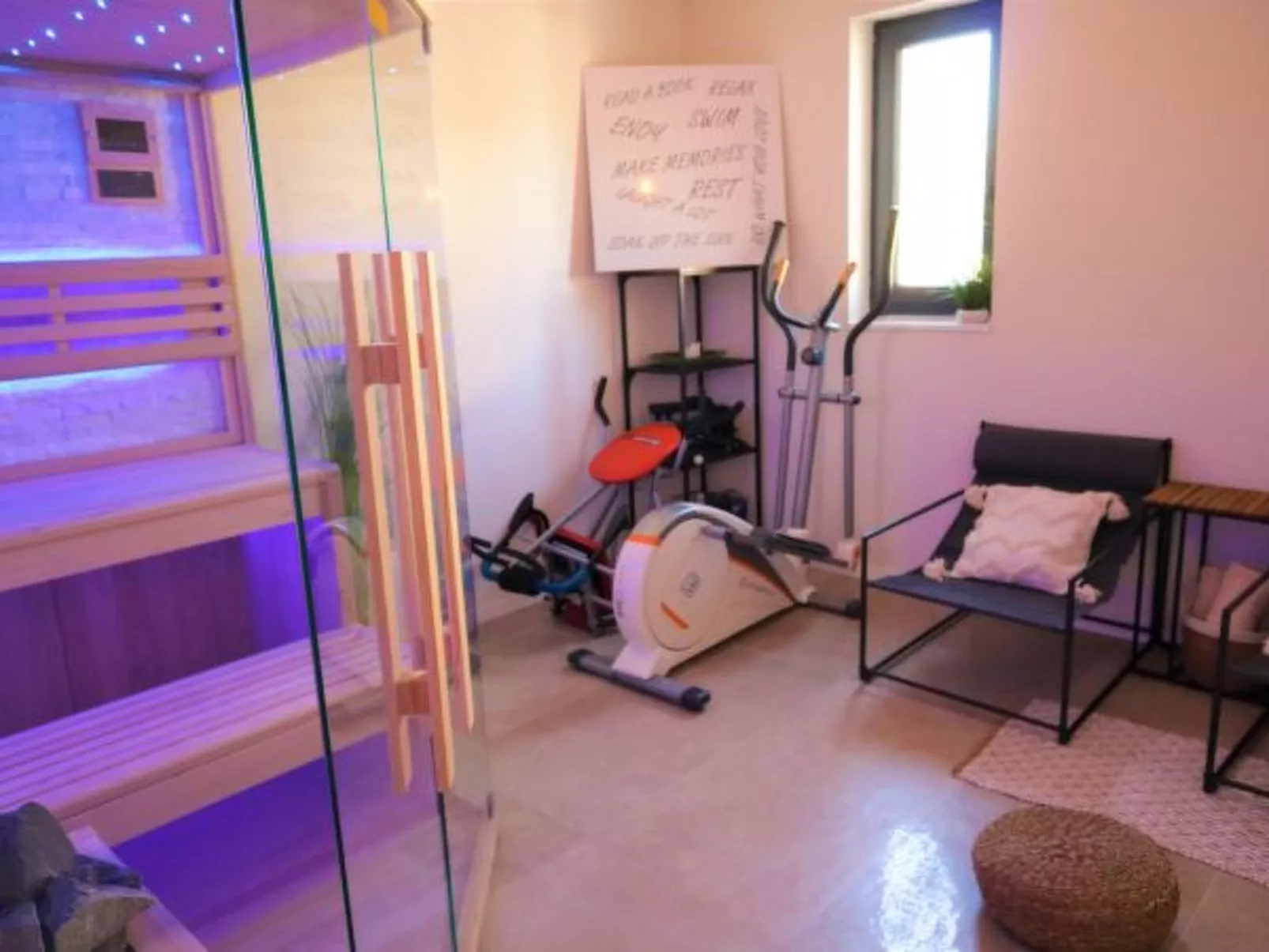 Villa Magale with a pool - Image-tags.info