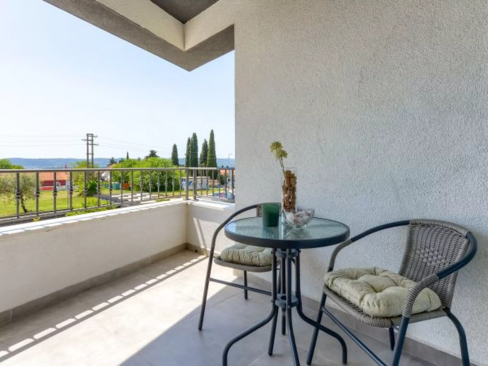 Villa Azzuro with jacuzzi and pool - Image-tags.info