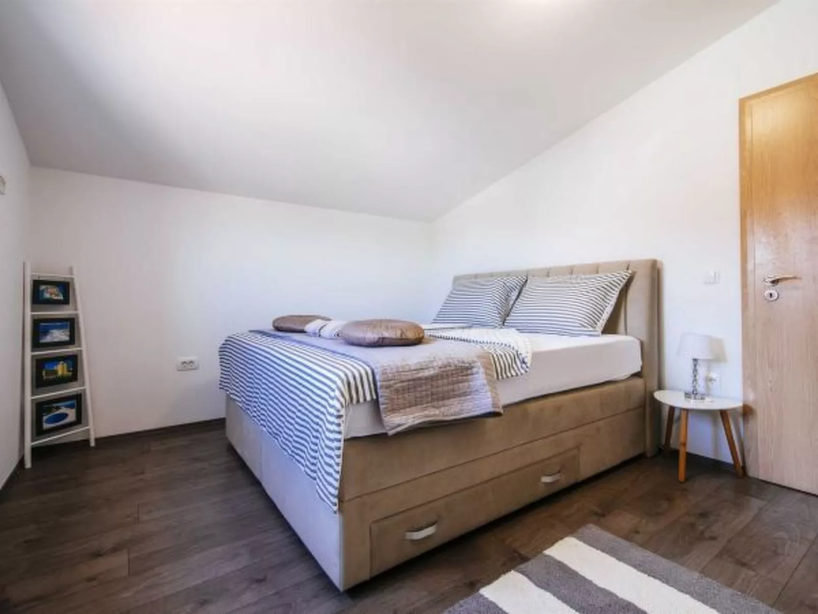 Villa Enna with heated pool - Image-tags.info