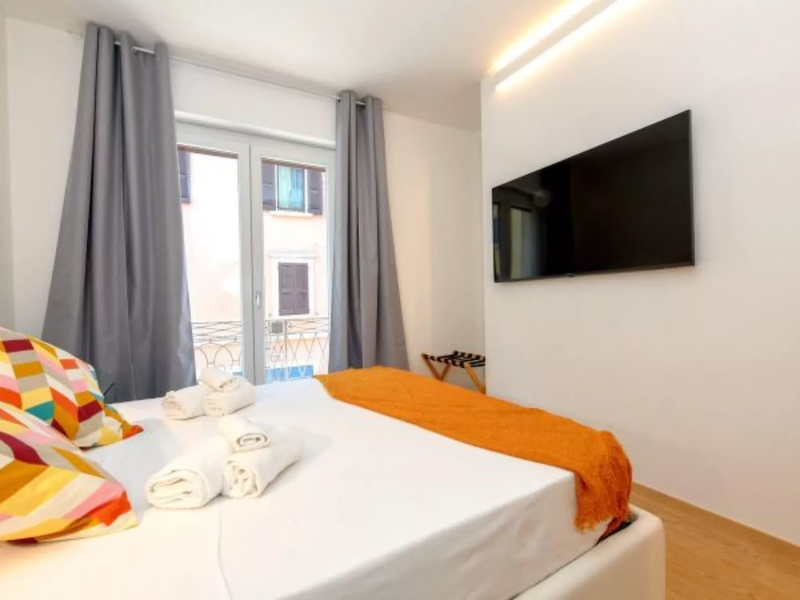 DesenzanoLoft - Der Riese vom See - Image-tags.info