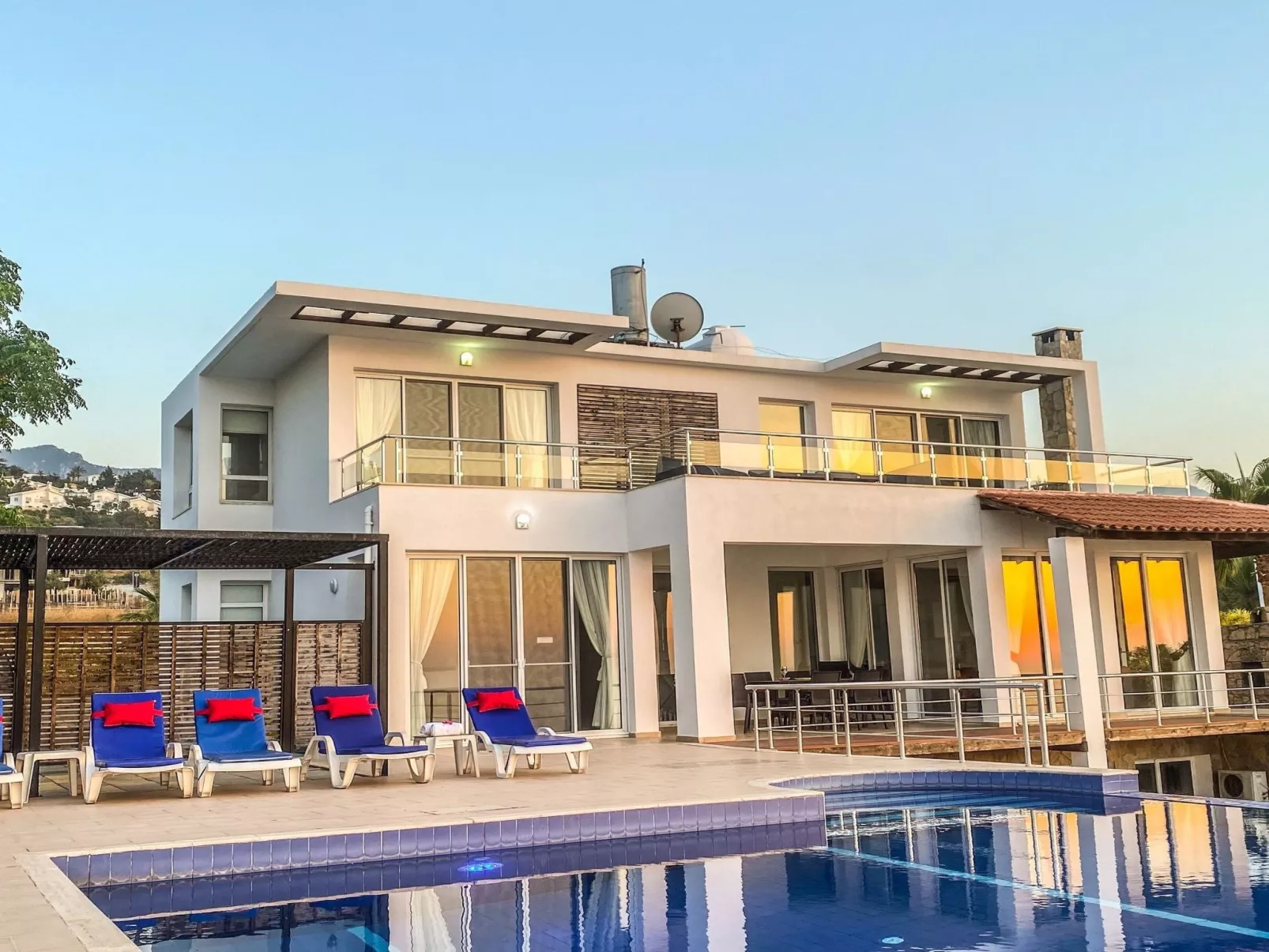 Villa "Meerblick" mit Infinity-Pool - Image-tags.info