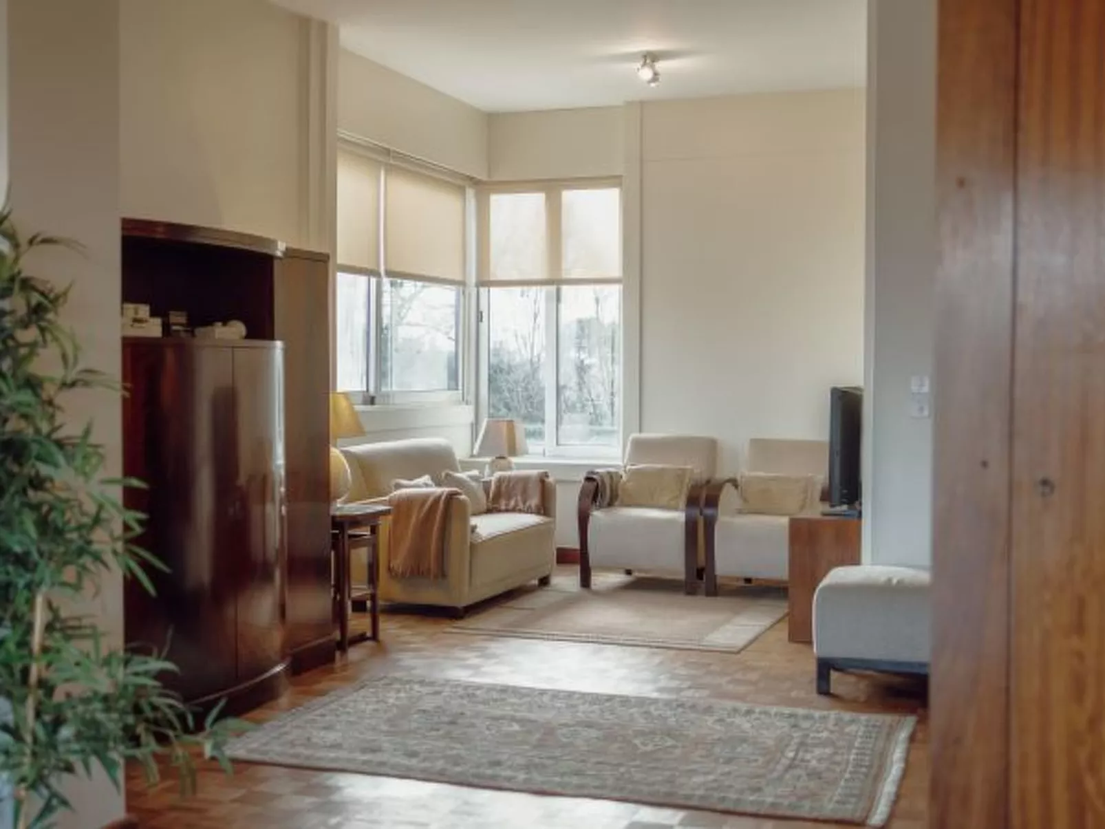 GRAND BOTANIC GARDEN APARTMENT by VACATIONY - Binnen