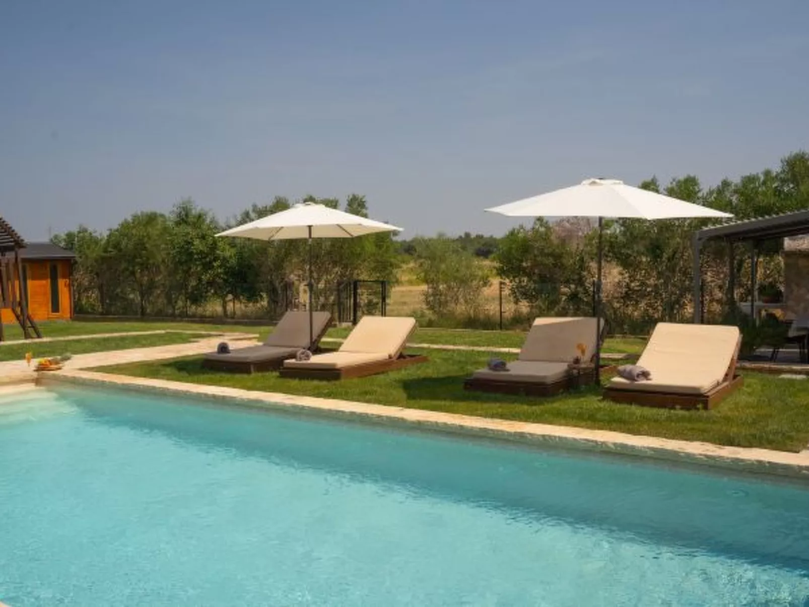 Villa Royal with heated pool - Image-tags.info