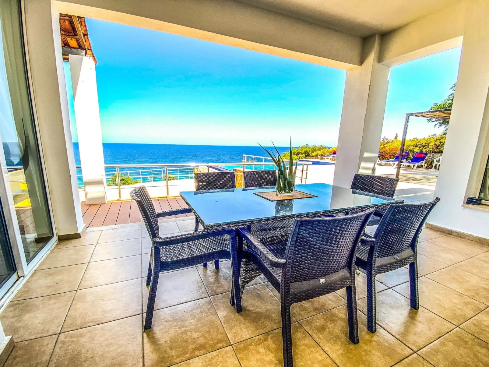 Villa "Meerblick" mit Infinity-Pool - Image-tags.info