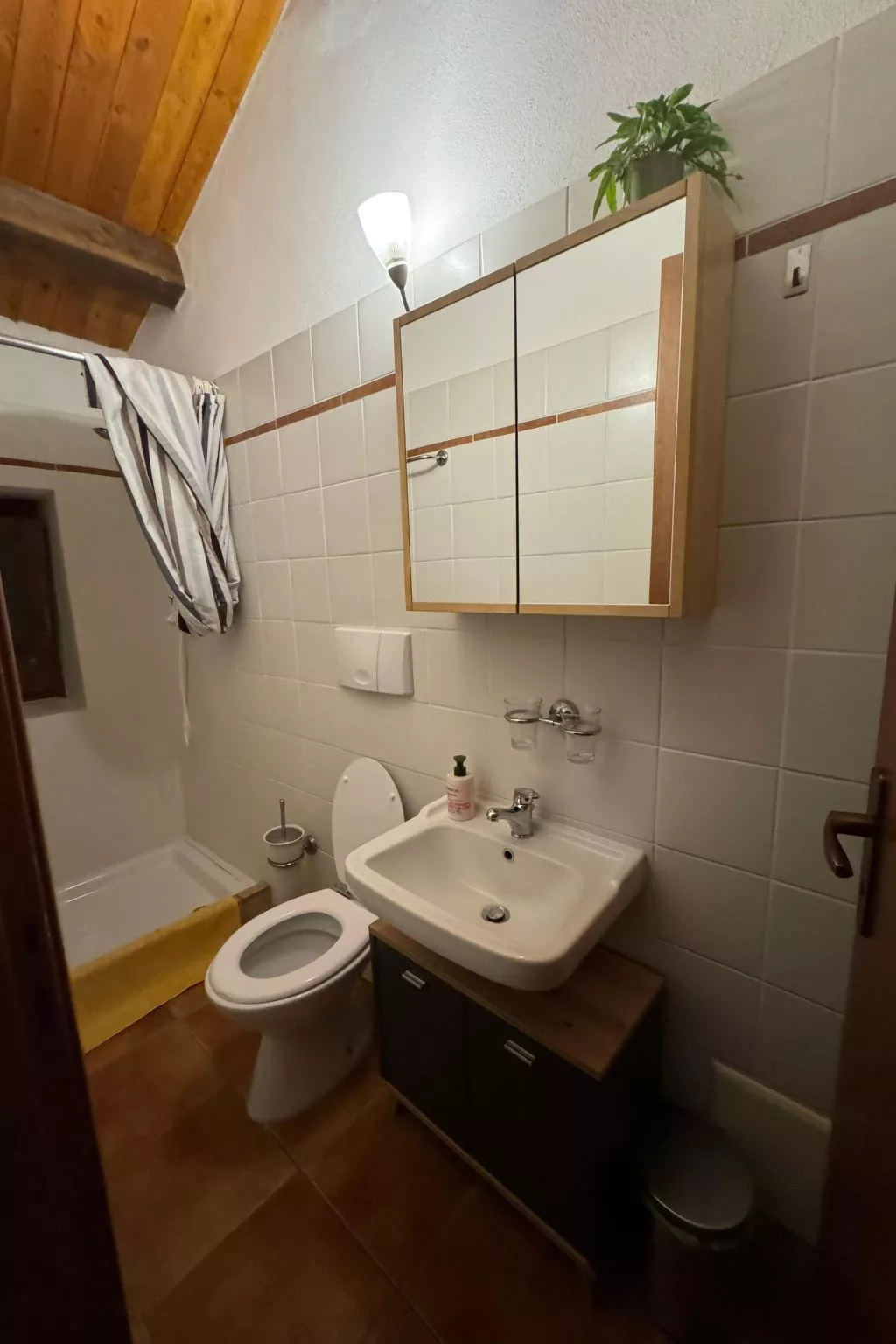 Landgut mit Blick auf das Wasser - Image-tags.info