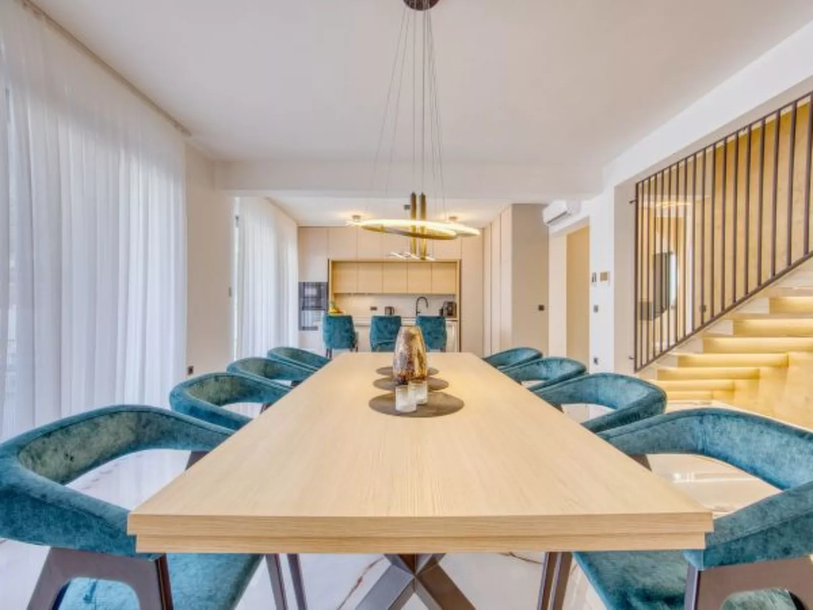 Villa Elena with two pools and spa - Image-tags.info