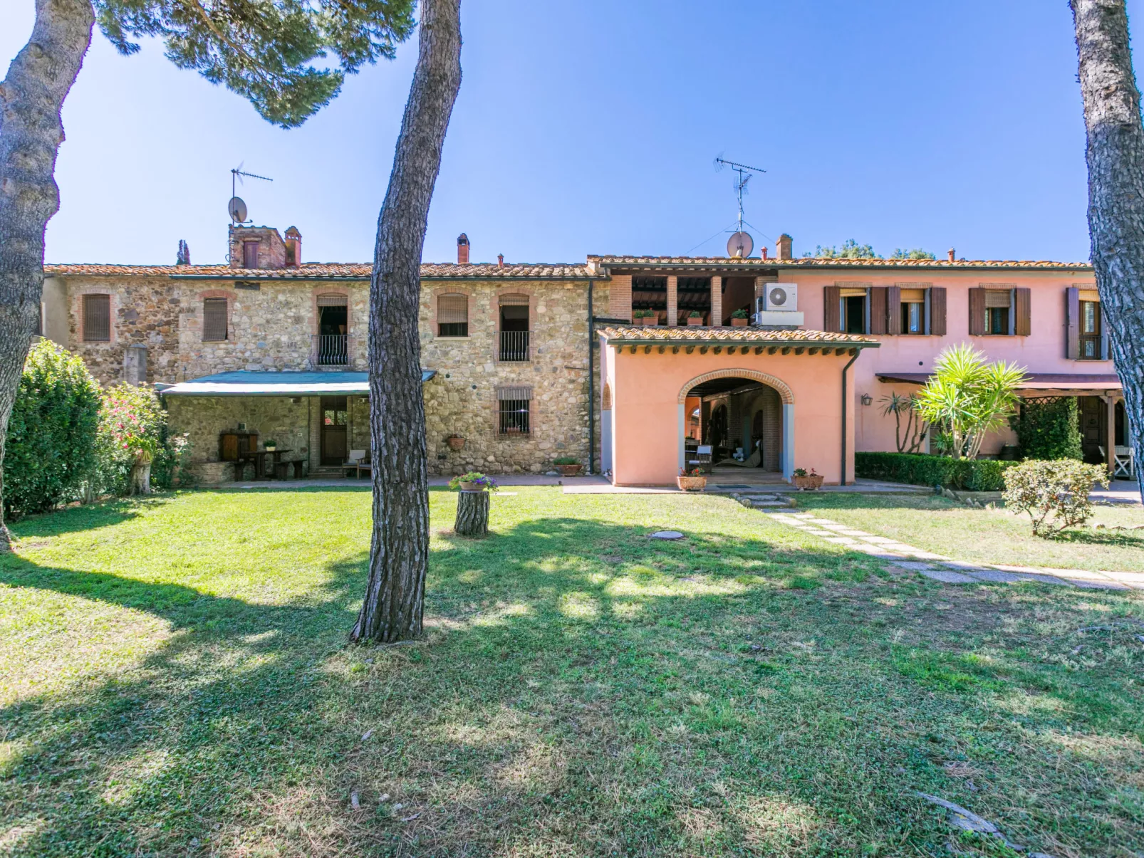 Rossogiallo - Buiten