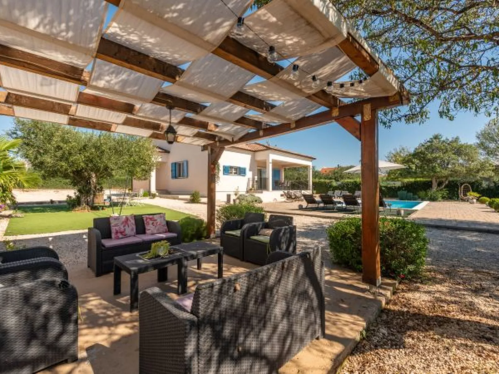 Casa Kamber with pool - Image-tags.info