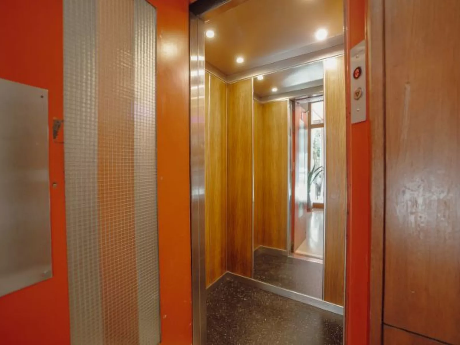 GRAND BOTANIC GARDEN APARTMENT by VACATIONY - Binnen