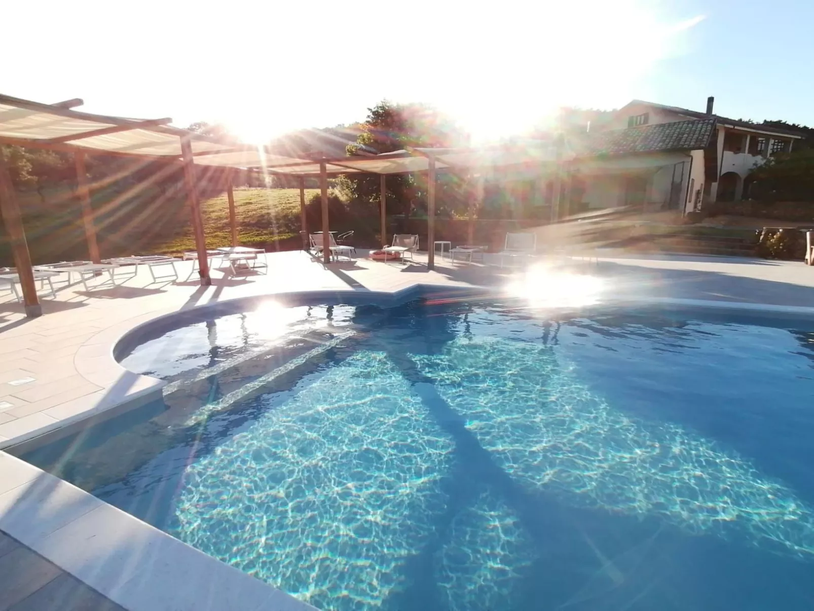 Tolles Reihenhaus im Olivenhain - Image-tags.info