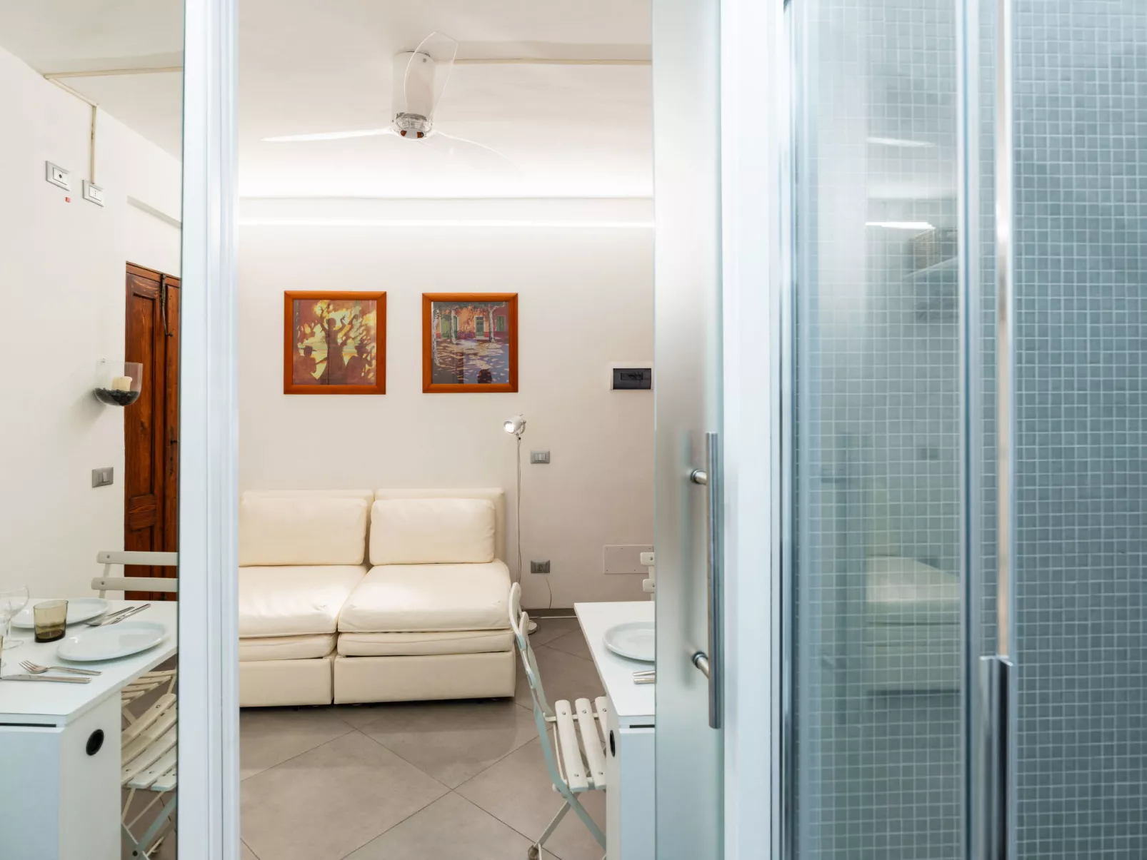 Terrazza con glicine - Binnen