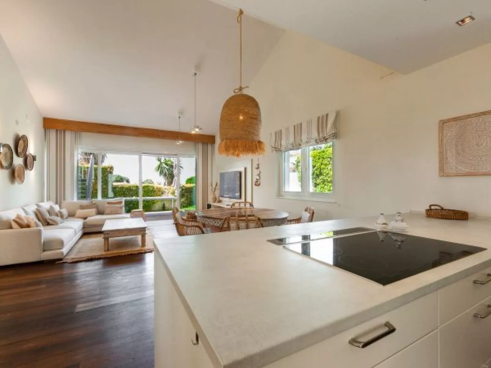 Villa Madrugada, beachside villa in Costabella - Image-tags.info