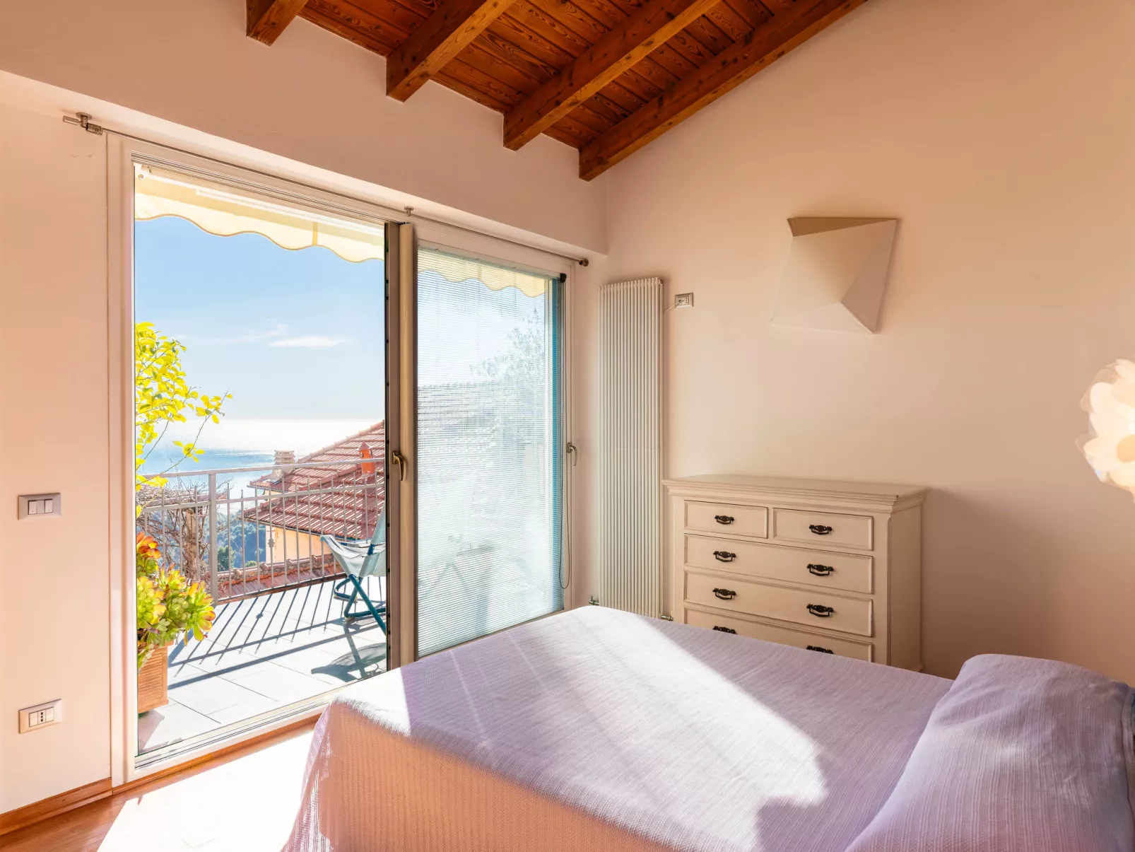 Terrazza con glicine - Binnen