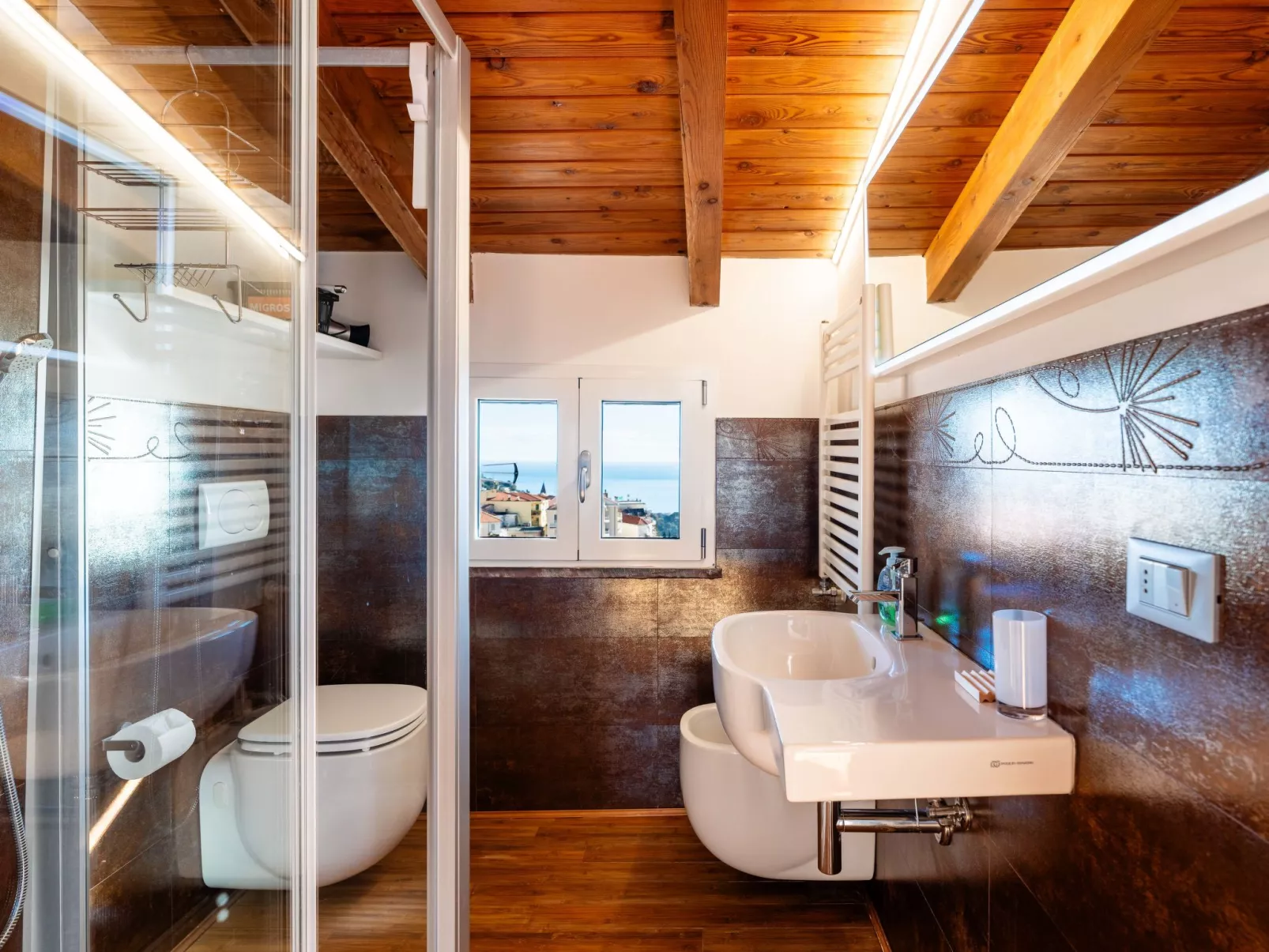 Terrazza con glicine - Binnen