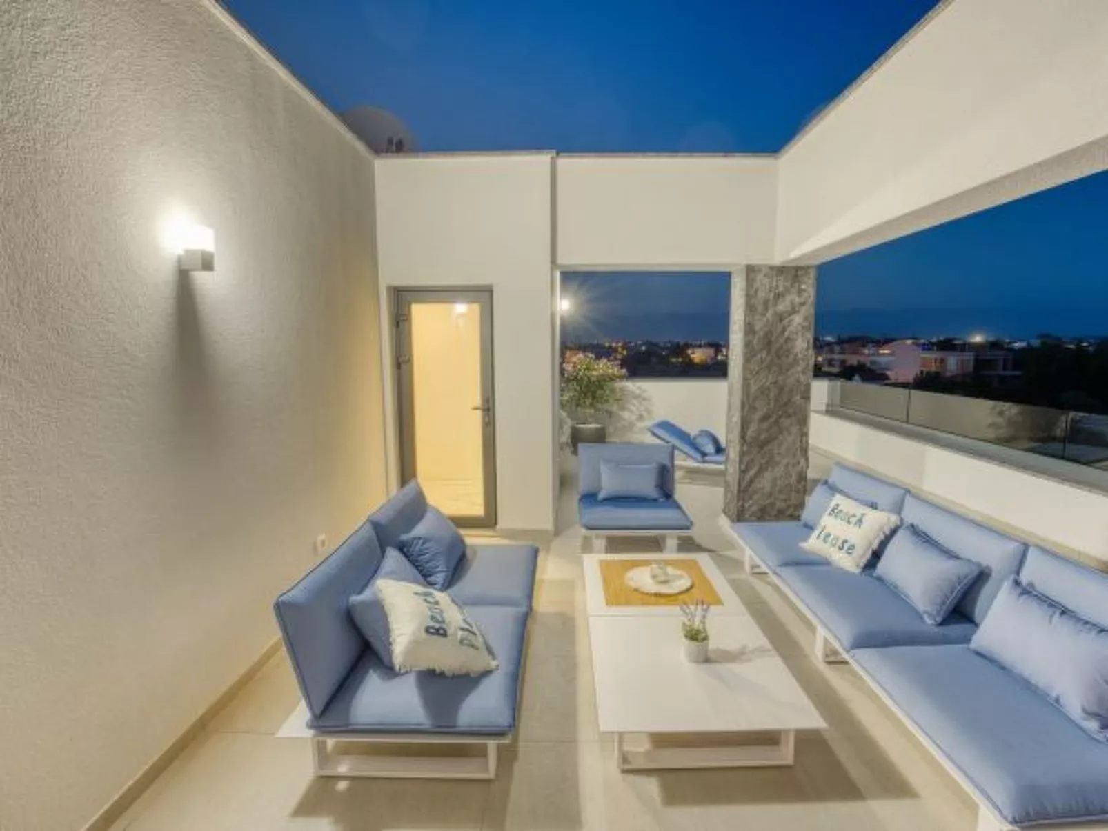 Villa Elena with two pools and spa - Image-tags.info