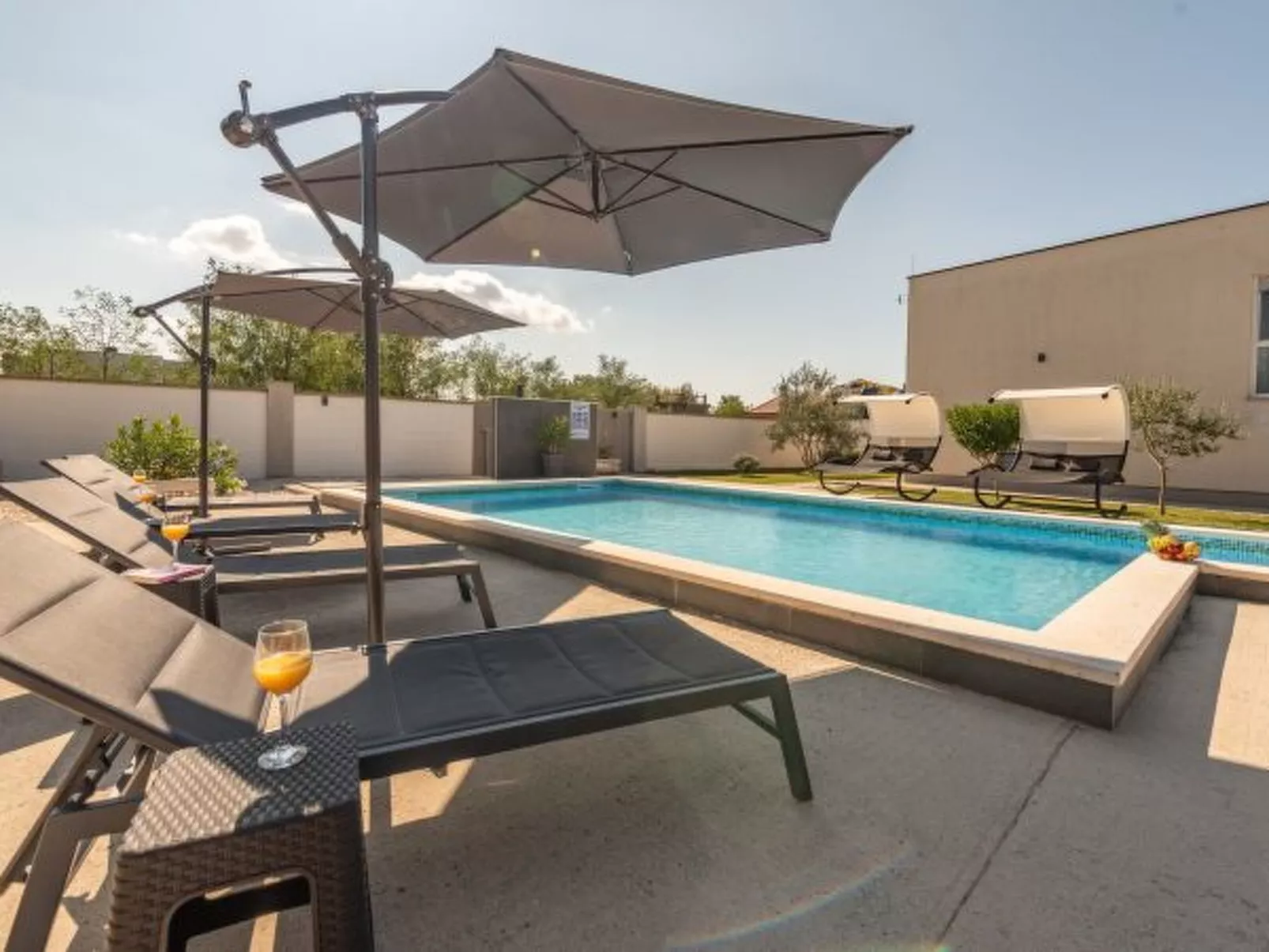 Villa Miranda with pool - Image-tags.info