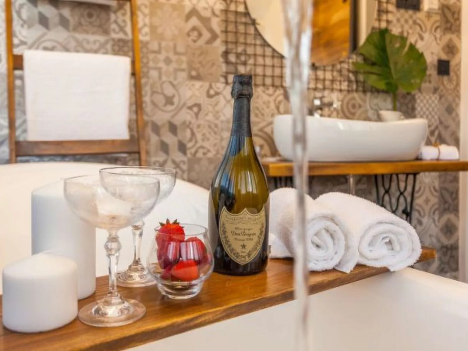 Villa Royal with heated pool - Image-tags.info