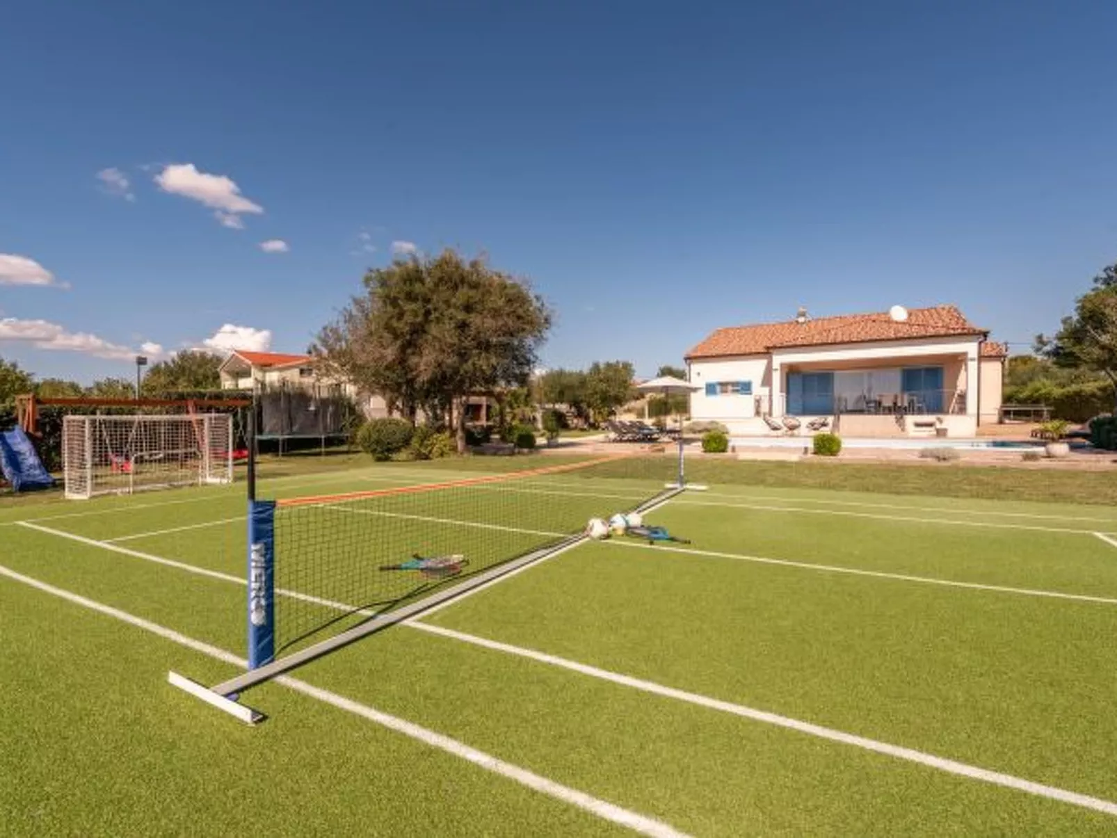 Casa Kamber with pool - Image-tags.info