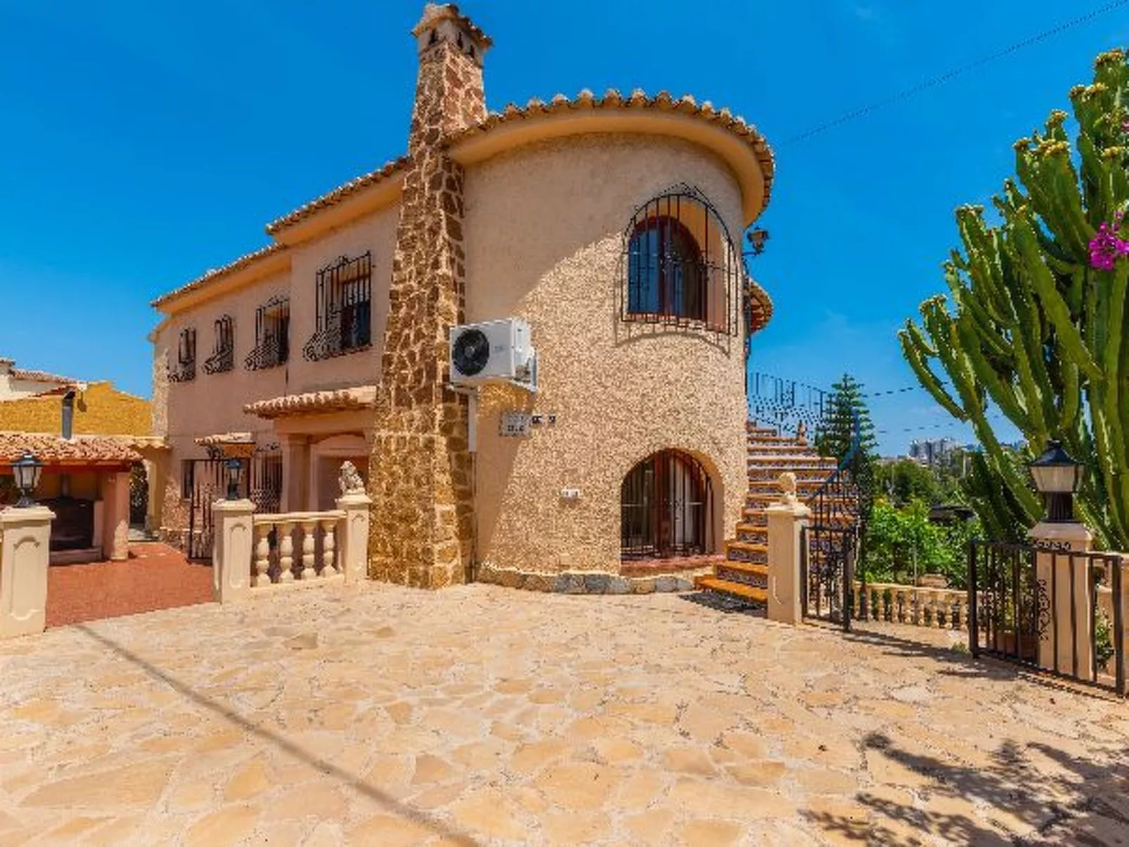 Villa Cruz - PlusHolidays - Image-tags.info