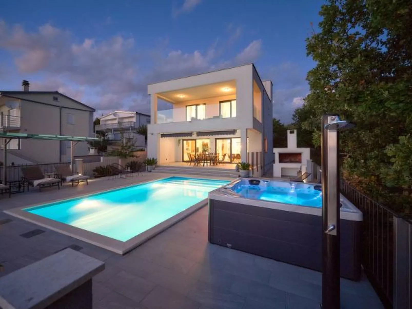 Beautiful Villa Katharina with pool - Buiten