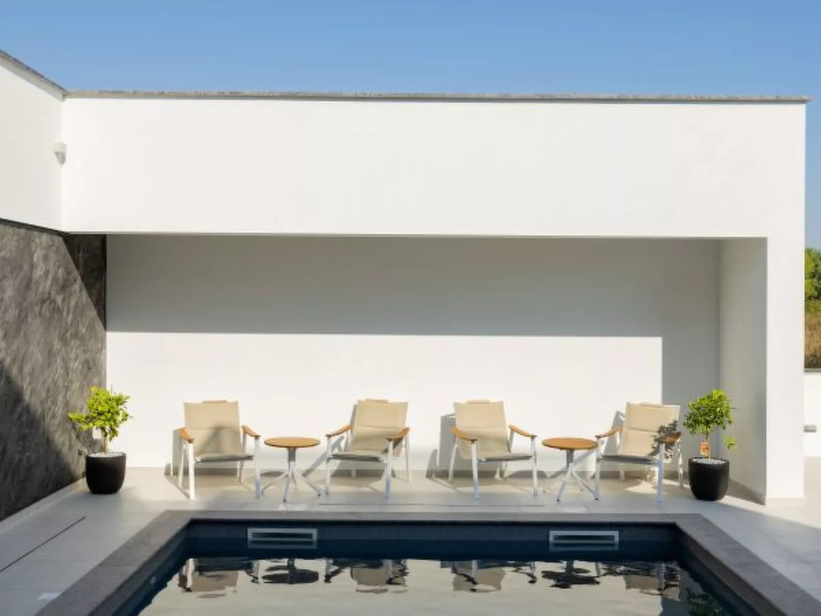 Villa Elena with two pools and spa - Image-tags.info