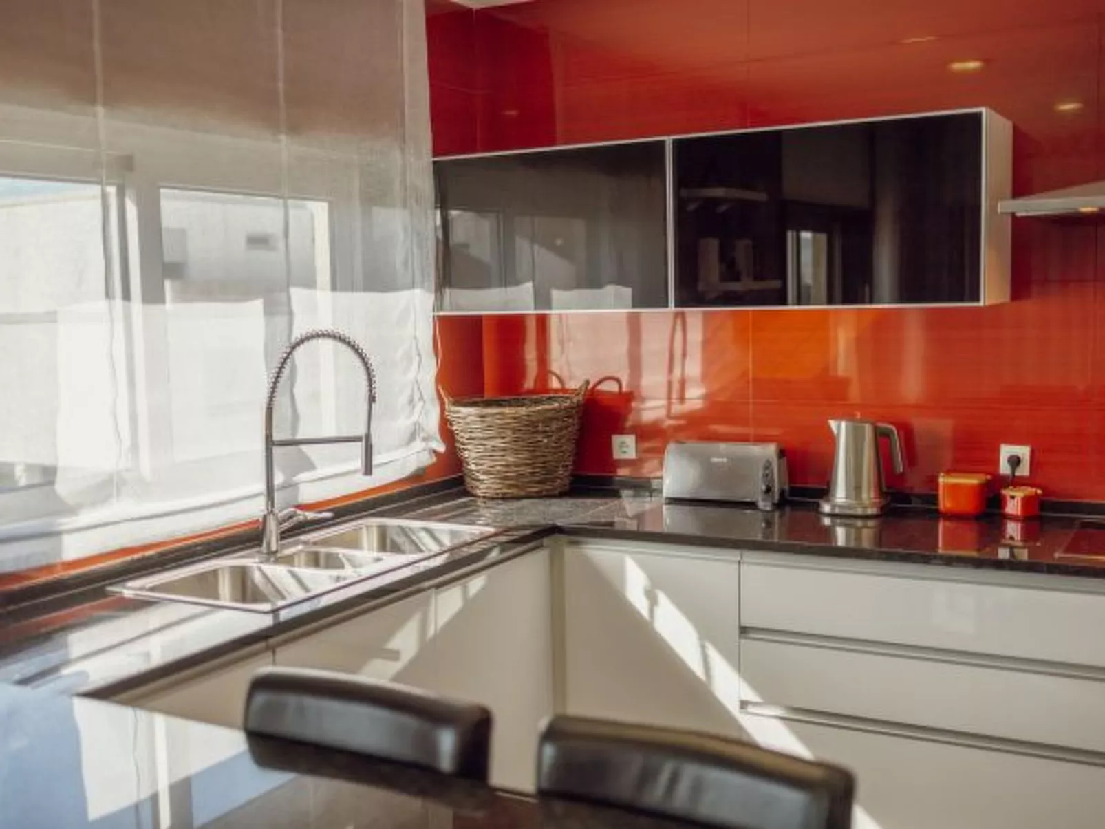 POOL & CINEMA VILLA by VACATIONY - Binnen