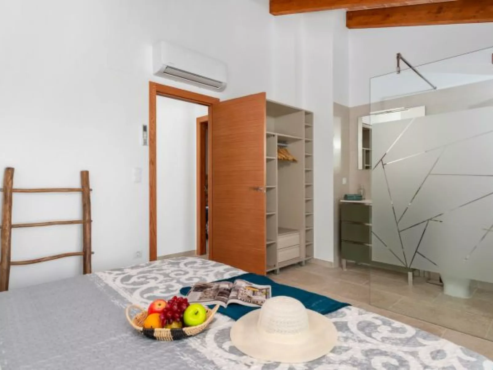 Villa Joan - PlusHolidays - Image-tags.info