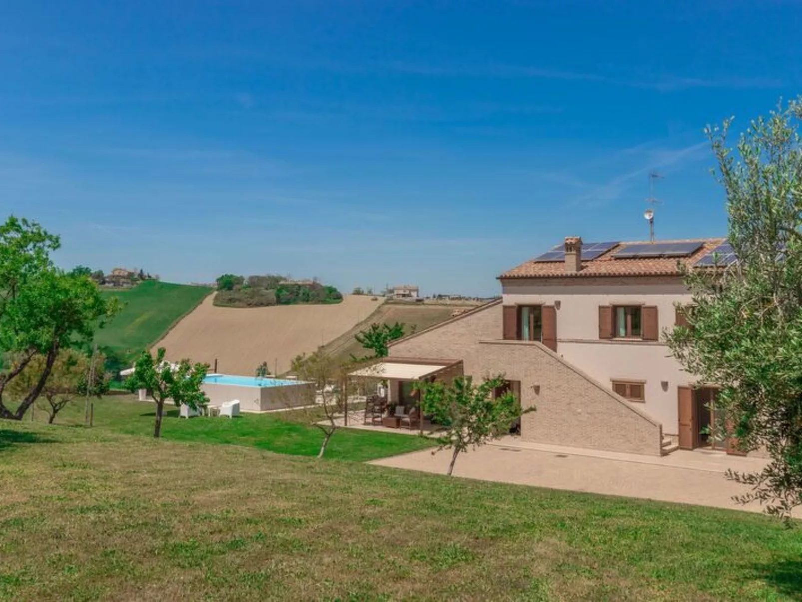 Villa Clair - Buiten