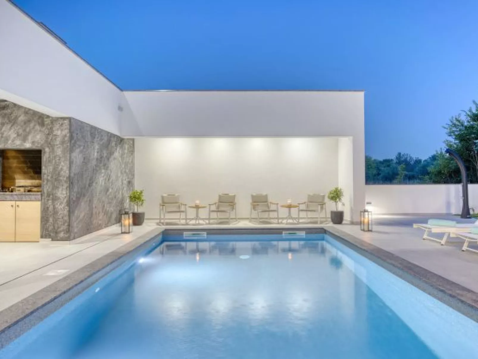 Villa Elena with two pools and spa - Image-tags.info