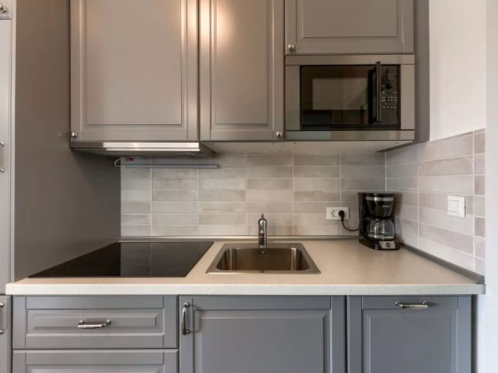 Villa Azzuro with jacuzzi and pool - Image-tags.info