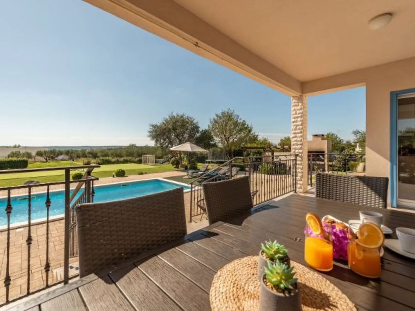 Casa Kamber with pool - Image-tags.info