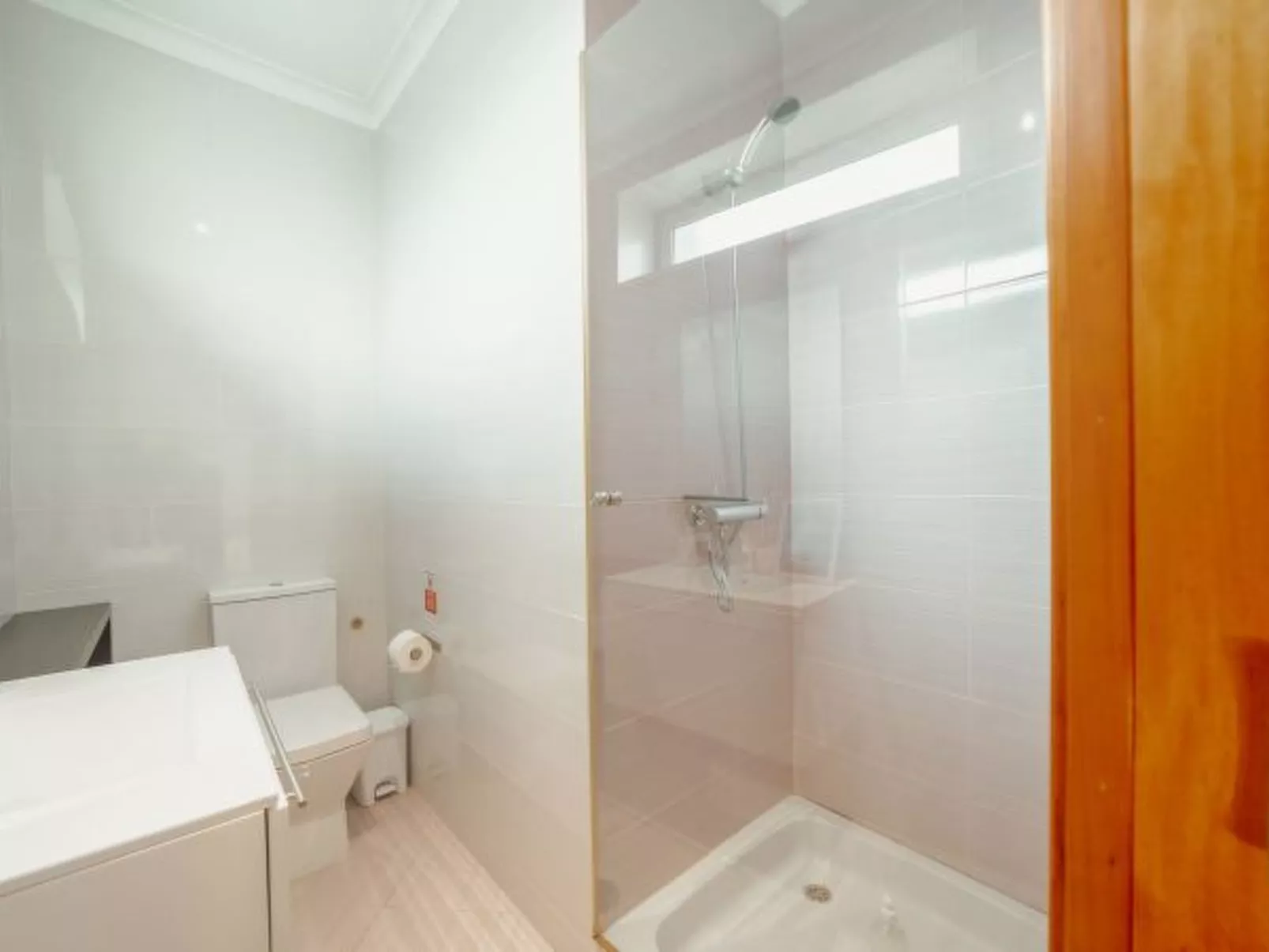 POOL & CINEMA VILLA by VACATIONY - Binnen