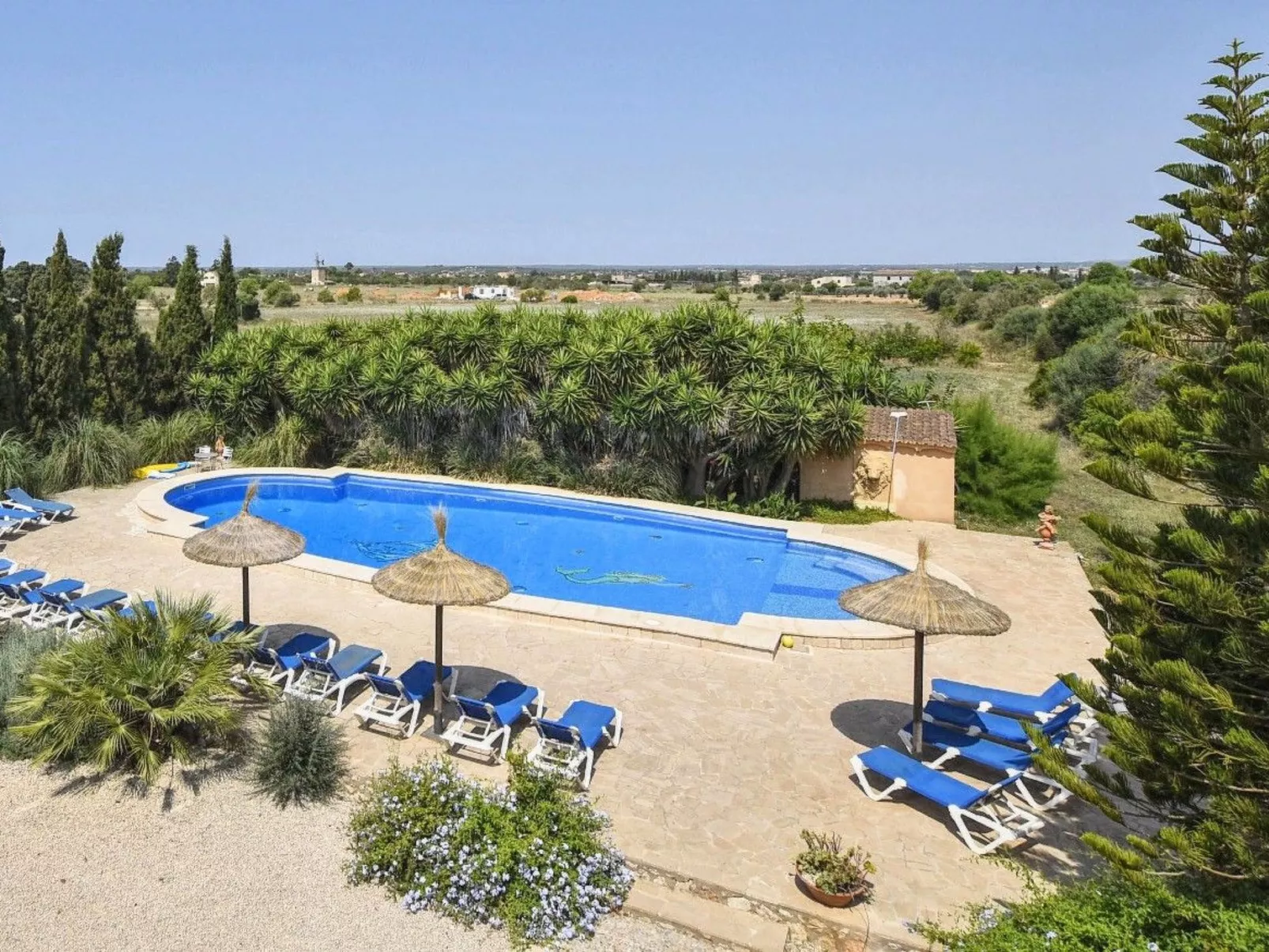 In Campos mit Privatem Pool - Buiten